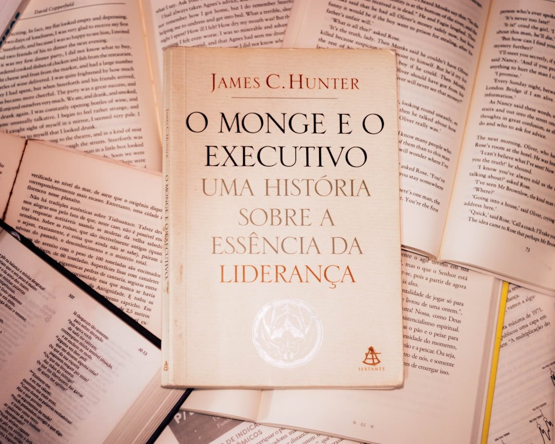 Reunião de planejamento editorial com equipe